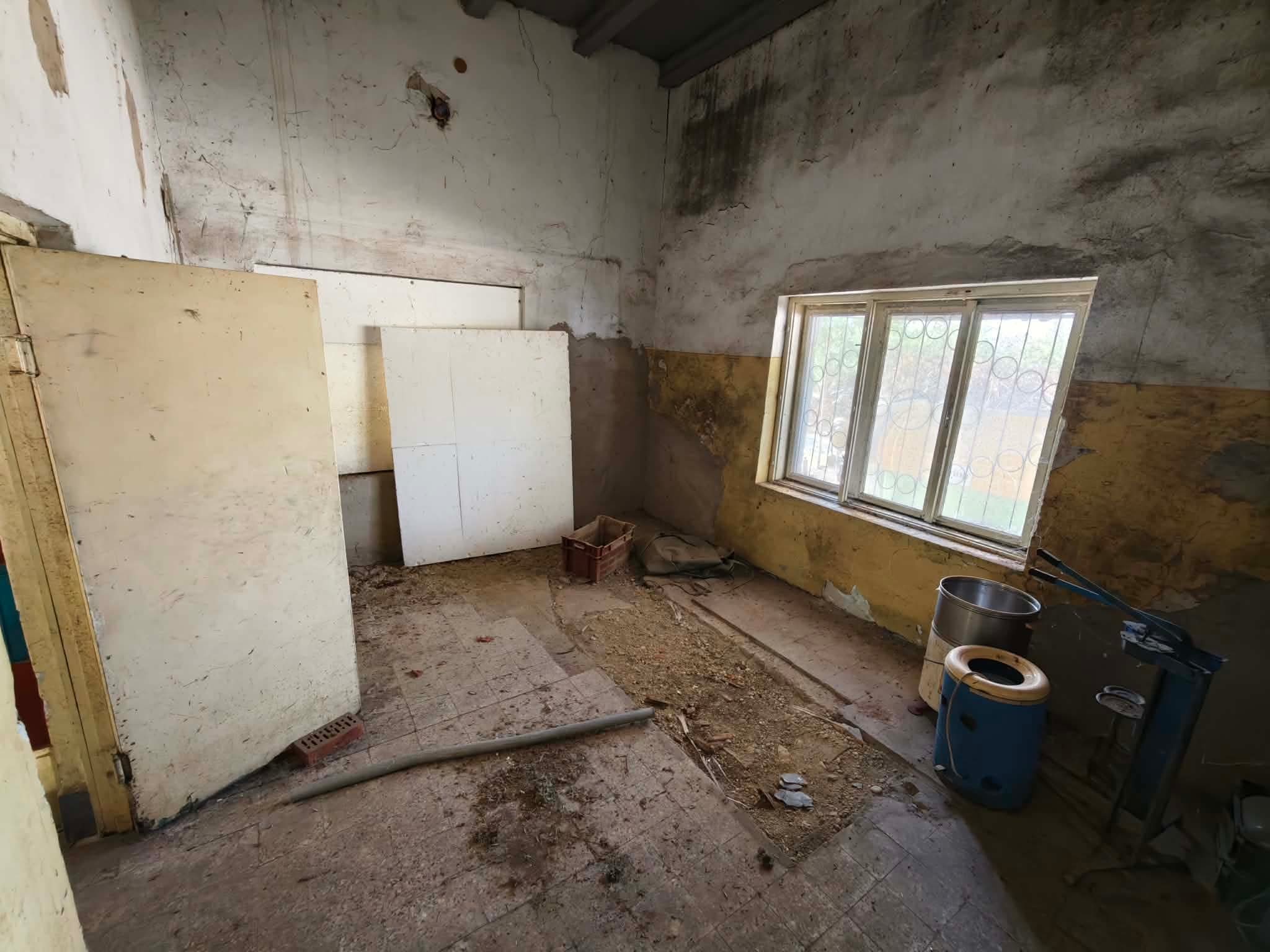 T75 Egykori borászat és pincészet eladó - rengeteg lehetőség egy helyen